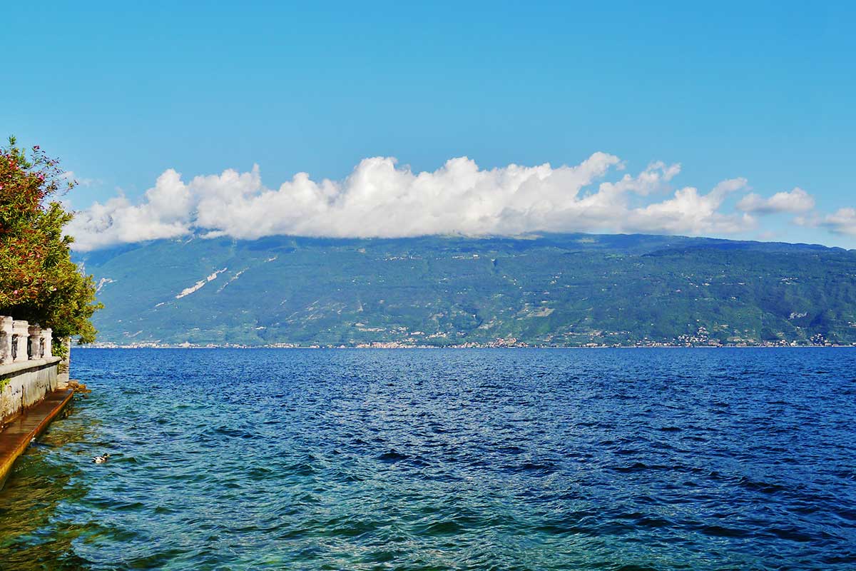 The Blue Flags of Lake Garda in 2024: A Commitment to the Environment and an Invitation to Sustainable Tourism